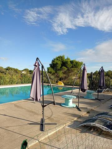 Cottage pour 15 personnes, avec terrasse et piscine, animaux acceptés dans Golf de Servanes