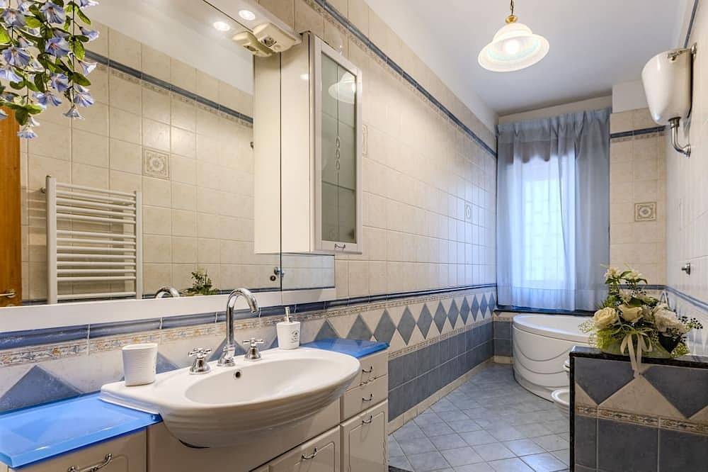 Entire apartment, Home Sweet Home in Portici, Vesuvio National Park