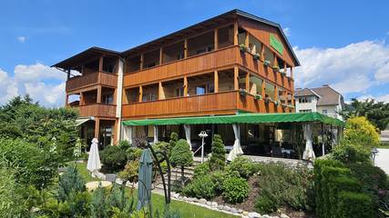 Hotel für 2 Personen, mit Garten und Pool sowie Ausblick, mit Haustier in Seeboden