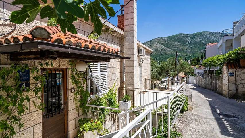 Ferienwohnung für 5 Personen, mit Garten in Cavtat