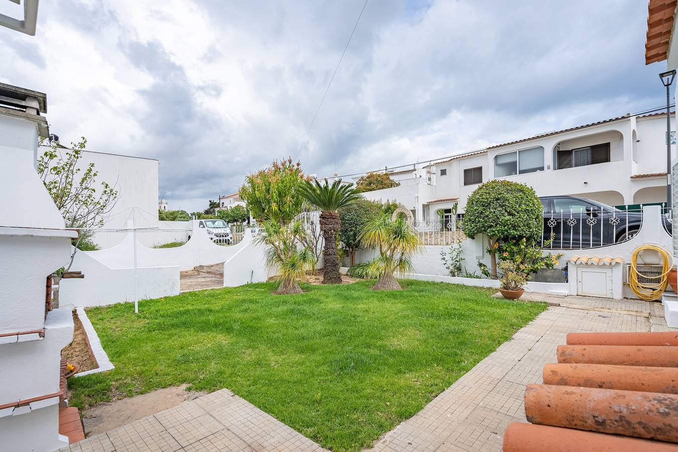 Villa „Raposo“ mit privater Terrasse, Garten und Wlan in Porches, Faro Distrikt