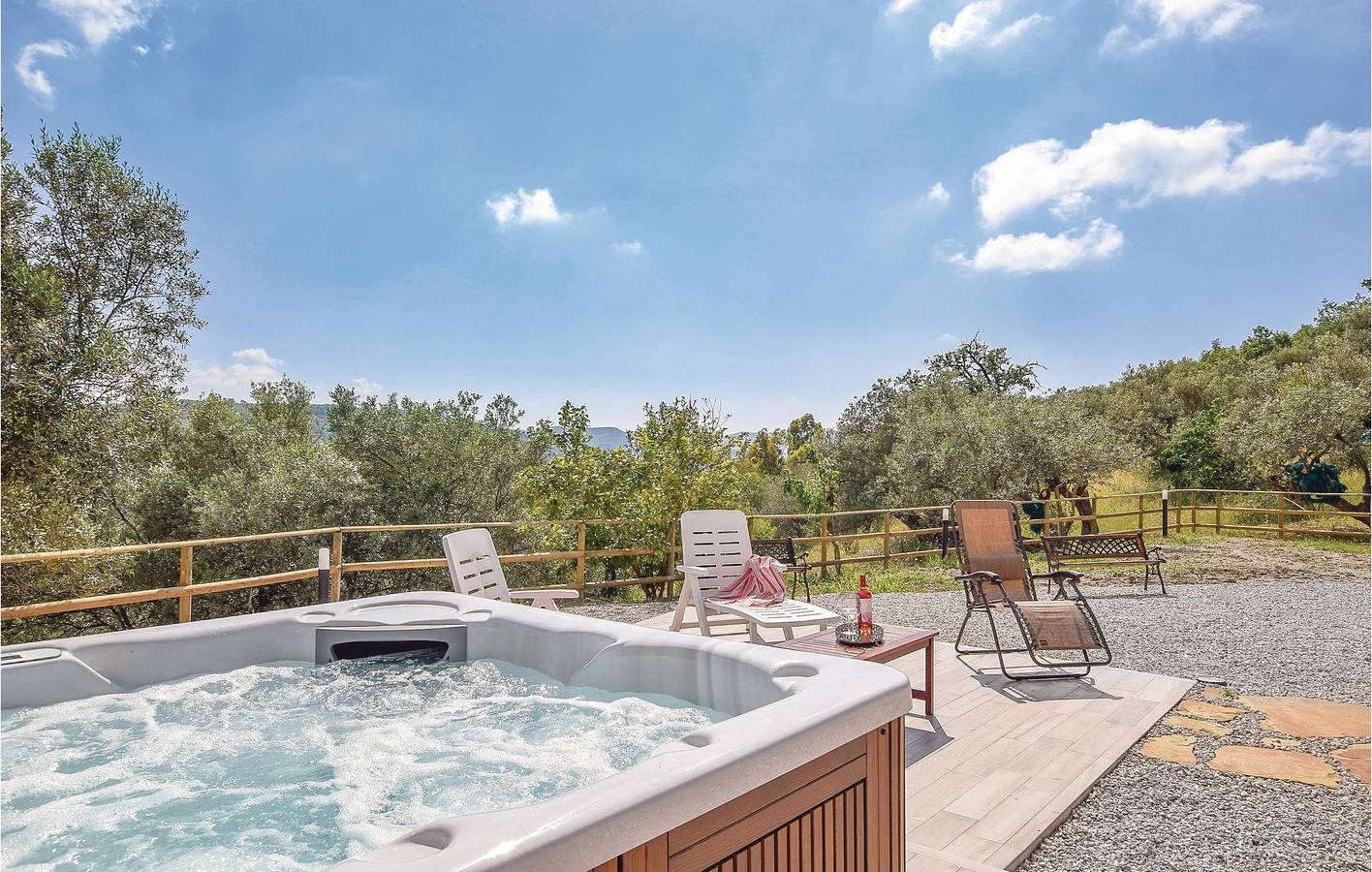 Appartamento di 270mq vicino al centro città con AC, parcheggio e terrazza in Ogliastro Cilento, Cilento