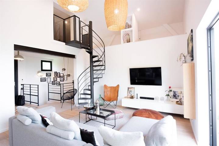 Location de vacances pour 8 personnes, avec jardin et vue sur le lac ainsi que vue et piscine à Pringy - 4