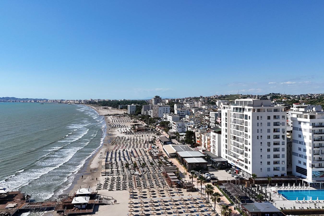 Geheel appartement, Sea Vista Durres 50m from beach in Durrës (stad), Albanië