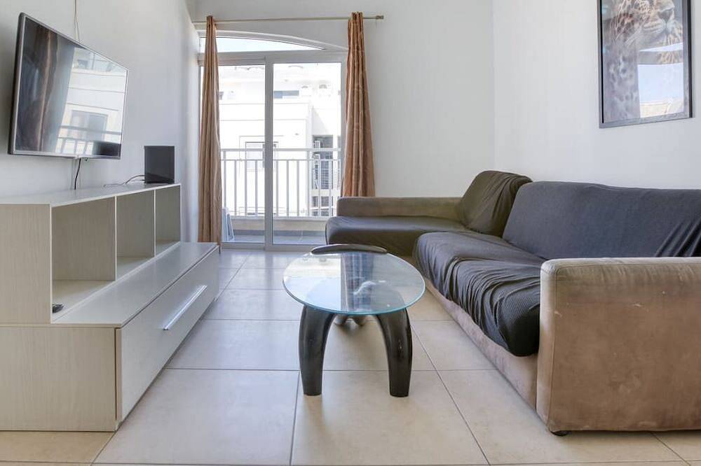 Apartamento inteiro, Spacious 4Br home with private balcony in Swieqi in Swieqi, Ilha de Malta