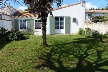 Location de vacances pour 8 personnes, avec terrasse et jardin à Saint-Clément-des-Baleines