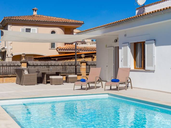 Finca mit Pool für 6 Personen, mit Pool und Garten in Playa de Muro