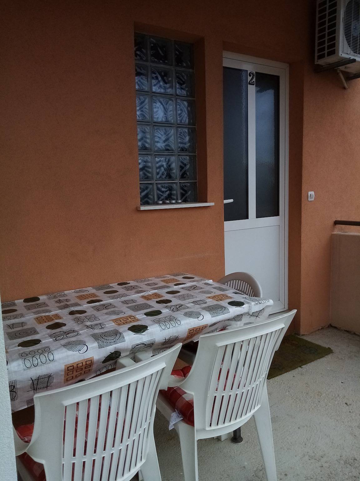 Ganze Wohnung, Ferienwohnung für 4 Personen mit Garten in Biograd na Moru, Zadar