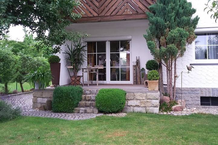 Ferienwohnung für 3 Personen, mit Terrasse und Garten