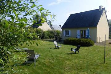 Location de vacances pour 4 personnes, avec terrasse et jardin à Dol-de-Bretagne