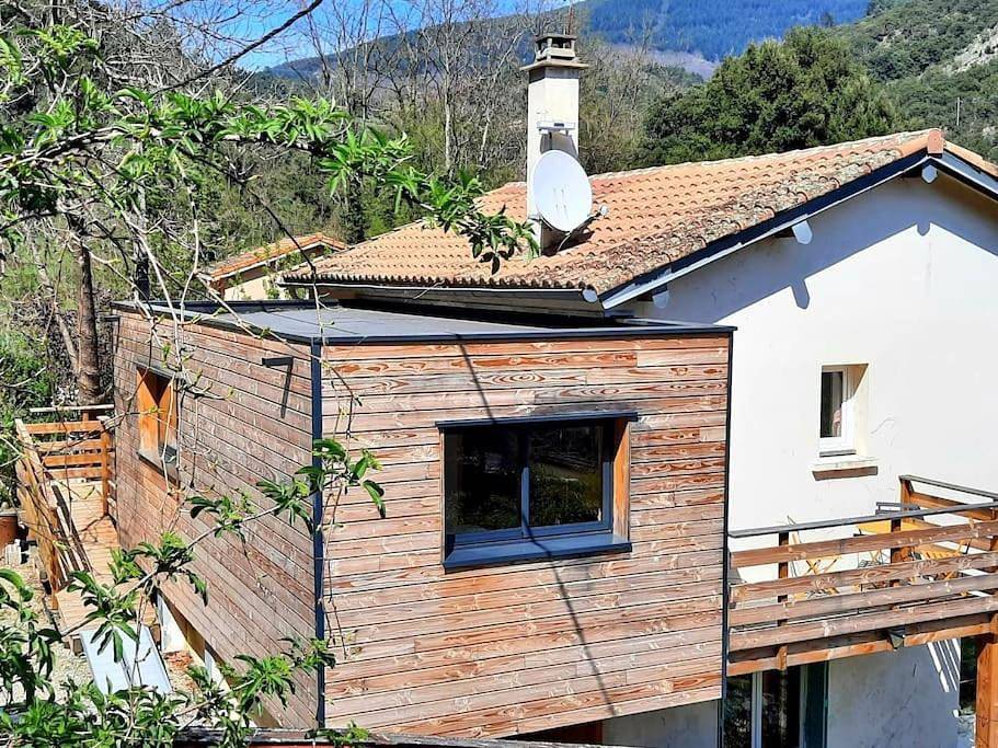 Appartement entier, Studio cosy près d'Aubenas et des thermes de Vals in Pont-de-Labeaume, Parc naturel régional des Monts d'Ardèche