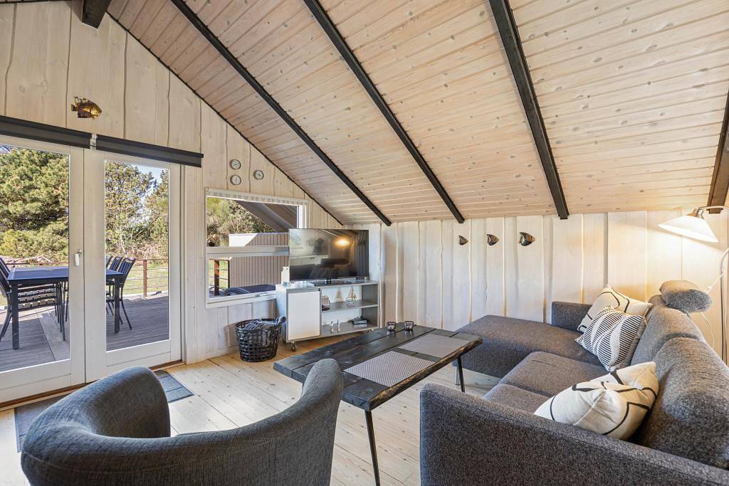 Charming holiday home for 4 people in Bjerregård, Holmsland Klit