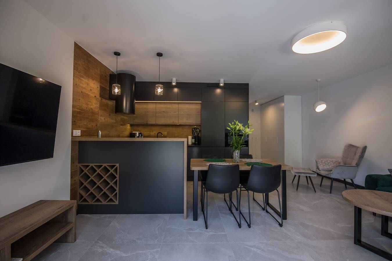 Ganze Wohnung, Tasteful Apartment | Terrace | Parking | Air Conditioning in Schirk, Karpaten (Polen)