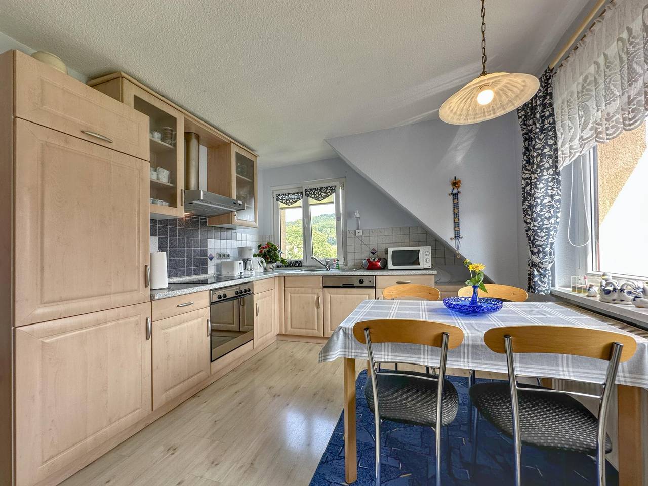 Ganze Wohnung, Schöne Wohnung im Thüringer Wald mit Balkon in Floh-Seligenthal, Rennsteig