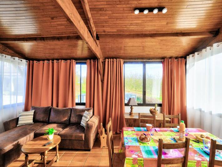 Gîte pour 6 personnes, avec piscine ainsi que jardin et terrasse, adapté aux familles à Paulin - 2