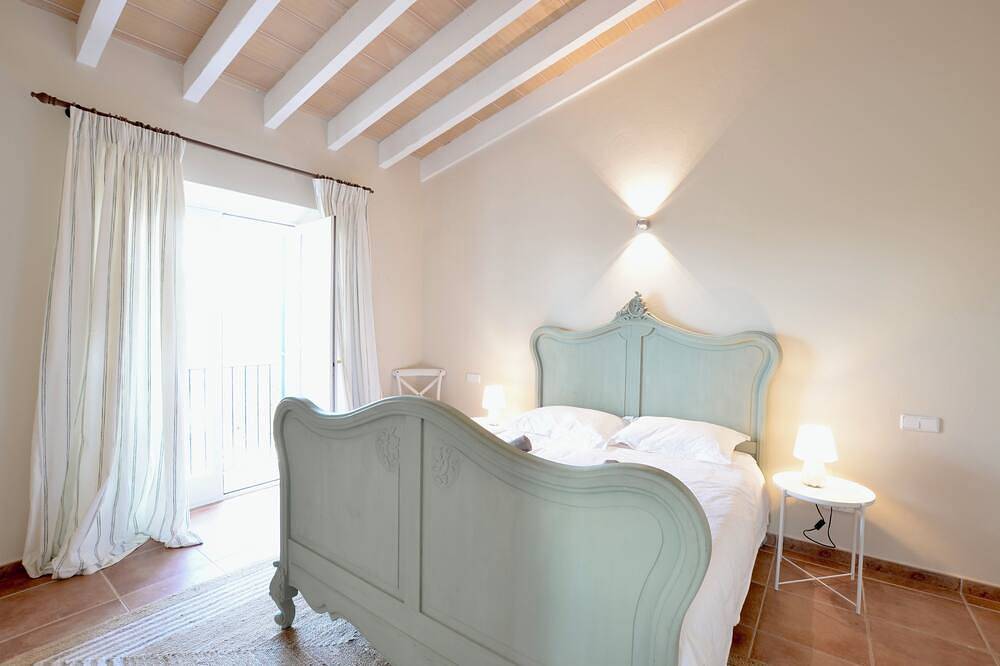 Finca Los Almendros near Santanyi with private pool, wifi and air conditioning in Santanyí, Mallorca Sur