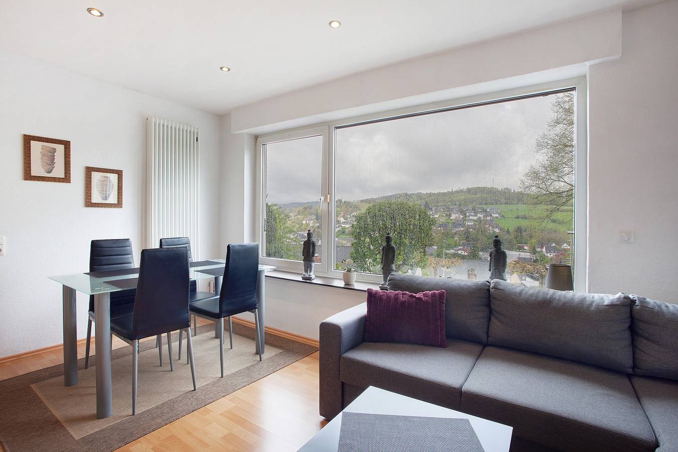 Apartamento inteiro, Apartamento "Keil" com vista para a montanha, terraço privado e Wi-Fi in Balve, Lago Sorpesee