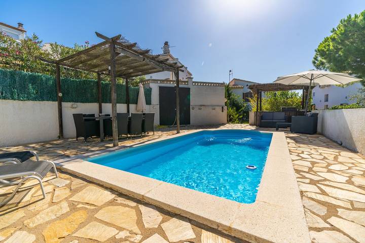 Chalet para 8 personas, con jardín y terraza en Alt Empordà - 3