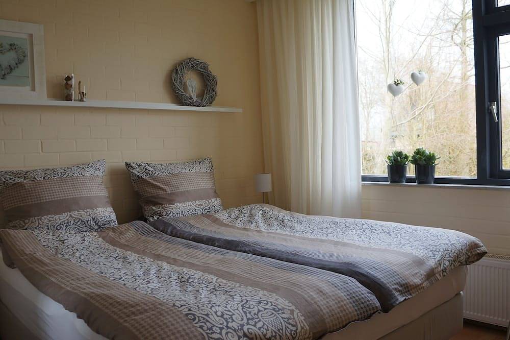 Gemütlicher Bungalow in Strandnähe - nur 500 m über den Deich zum Strand in Lemmer, Ijsselmeer