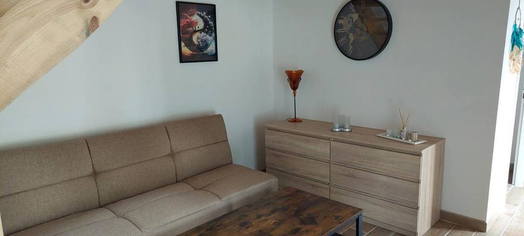 Location de vacances pour 2 personnes, avec terrasse ainsi que vue et jardin à Piégut-Pluviers - 3