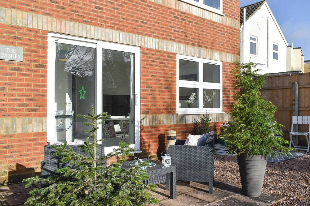 Cottage for 4 People in Poole, South West England