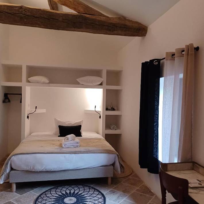 Hôtel pour 2 personnes, avec piscine ainsi que jardin et jacuzzi à Quincié-en-Beaujolais - 2