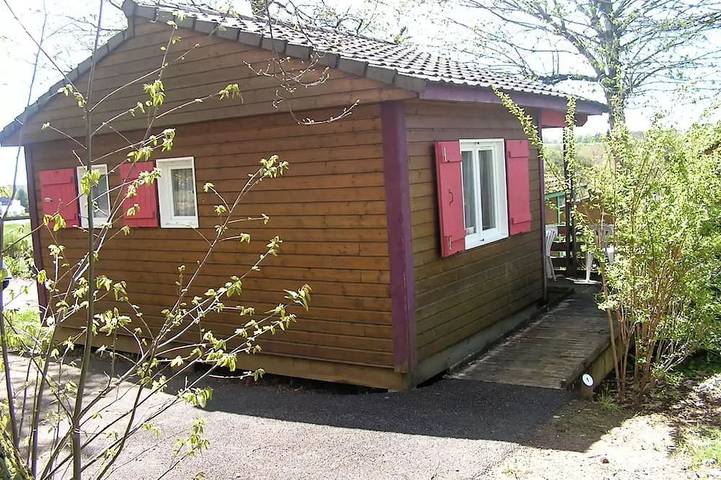 Gîte pour 5 personnes, avec piscine et terrasse à Seilhac