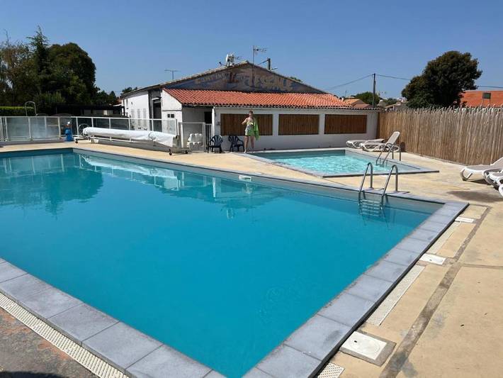 Camping pour 4 personnes, avec piscine et terrasse, animaux acceptés à Meschers-sur-Gironde - 4
