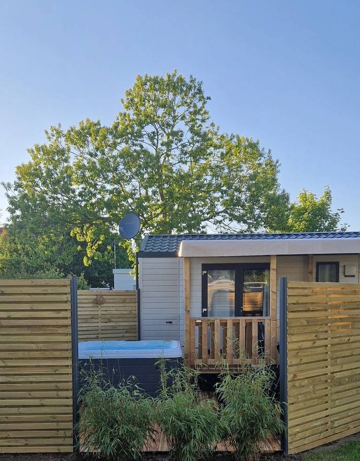 Mobil home pour 4 personnes, avec jacuzzi à Pordic - 3