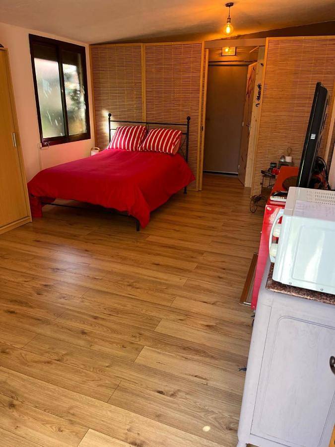 Maison de campagne pour 4 personnes, avec jardin ainsi que terrasse et vue, animaux acceptés à Saint-Michel-de-Llotes