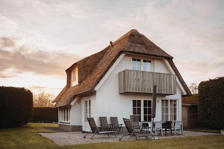 Villa für 6 Personen, mit Balkon und Terrasse sowie Garten und Ausblick