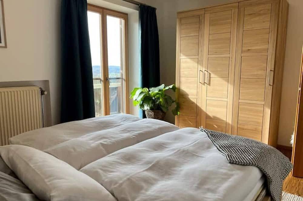 Idyllic country house with 110 sqm - in a quiet location with a view in Neureichenau, Baviera Oriental