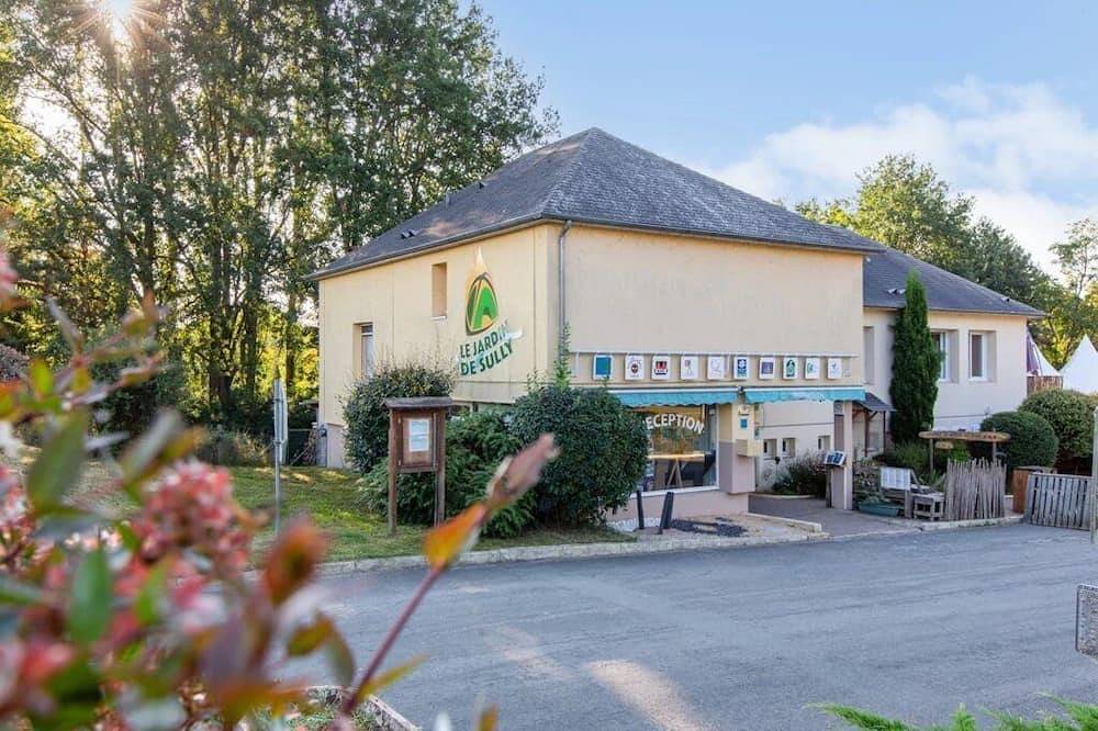 Camping 3 étoiles - Piscine  - ccbgbih in Saint-Père-sur-Loire, Vallée de la Loire