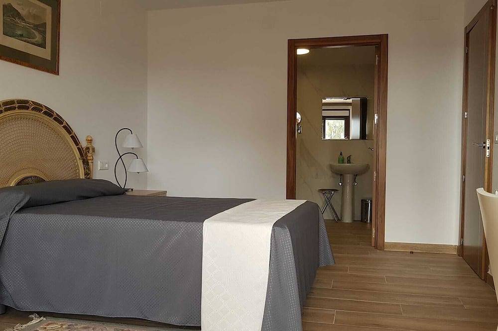 Entire apartment, Apartment Las Huertas - Las Palmeras in Villamiel, Sierra de Gata