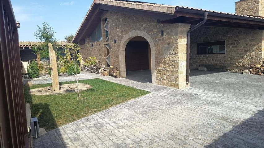 Apartamento para 6 personas, con jardín además de vistas y piscina en Comarca de Tafalla