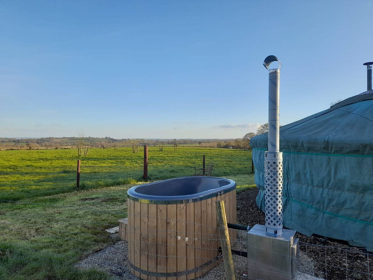 Beautiful Rural Yurt with Wood Fired hot tub in Charlton Musgrove, Somerset