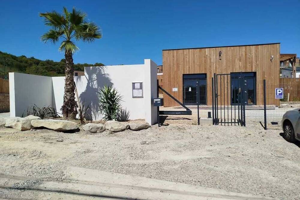 Camping 3 étoiles - Parc aquatique - ccb00ih in Calvisson, Région de Nîmes