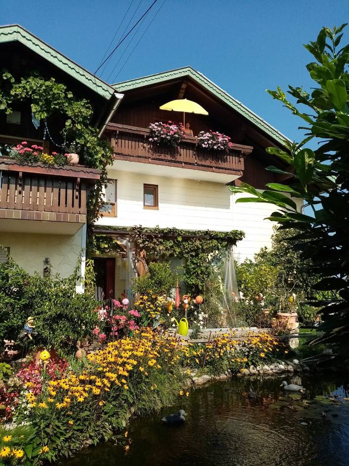 Ganze Ferienwohnung, Gästehaus Mayer - Ferienwohnung 90 qm, 2 Schlafzimmer, Balkon in Rimsting, Chiemsee