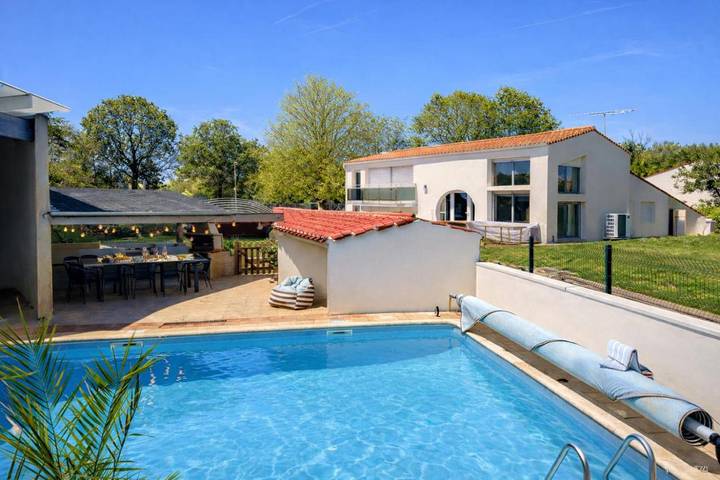 Chalet para 11 personas, con terraza además de jardín y piscina, Se admiten mascotas - 1