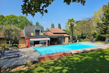 Cottage pour 15 personnes, avec jacuzzi et jardin dans La Tessoualle