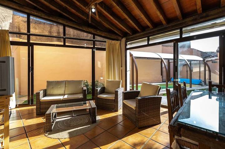 Casa Ernesto. Jardín Con Piscina, Porche Y Garaje. in Pajares de la Lampreana, Provincia de Zamora