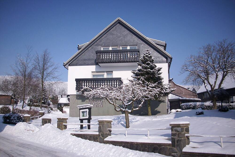 Ganze Wohnung, Ferienwohnung mit 1 Schlafzimmer (42 qm) in Hildfeld, Winterberg
