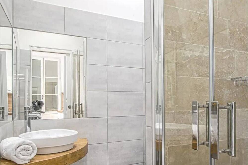 Geheel appartement, Studio Quélin 1 | Privétuin & Terras | Stadscentrum | 2 Personen in Honfleur, Lisieux en omgeving