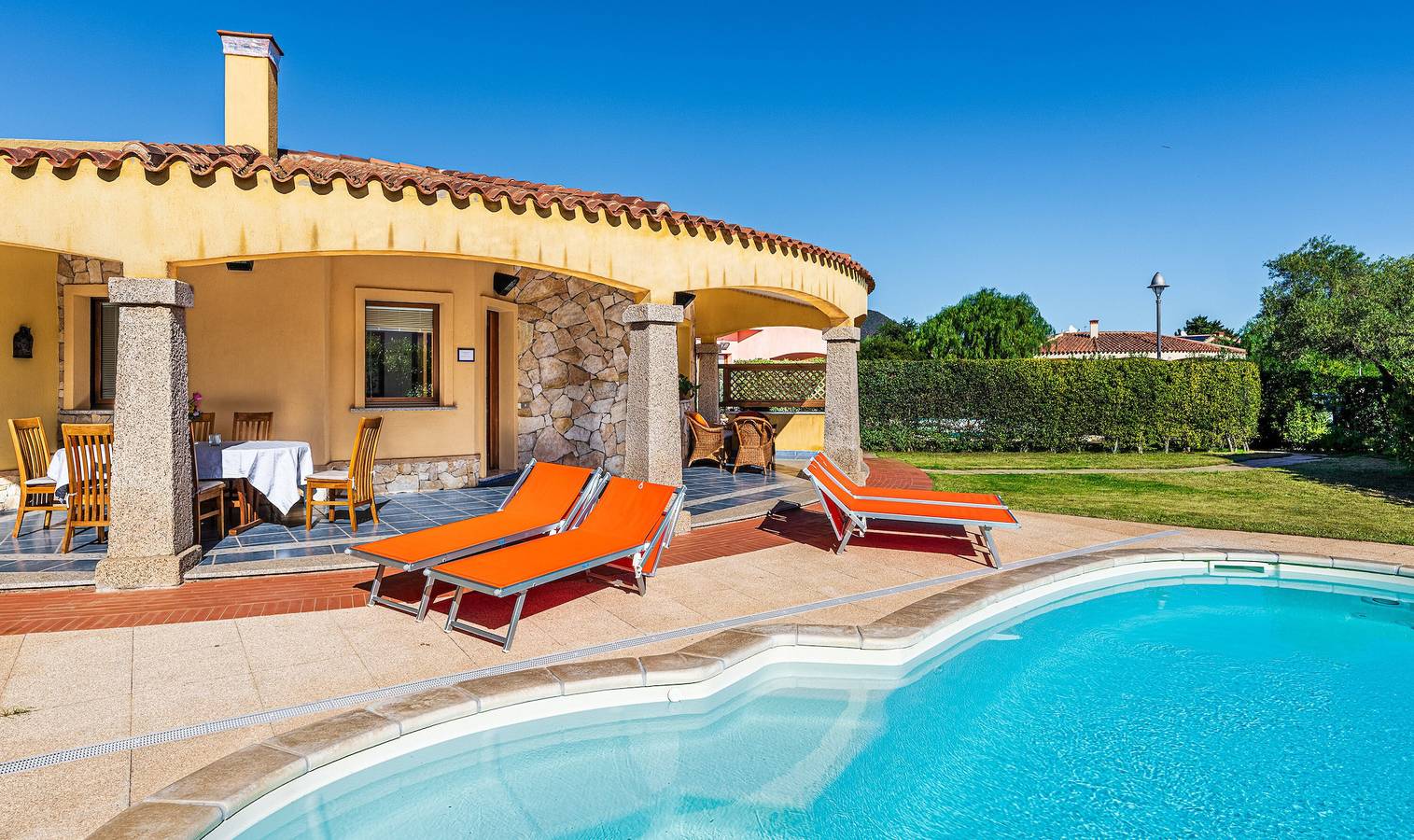 Villa 'Levante' with Private Pool, Wi-Fi and Air Conditioning in Costa Rei, Muravera