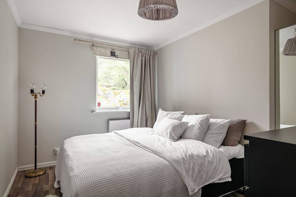 Stylish Nordic Escape Near Stockholm in Huddinge, Svenska Östersjön