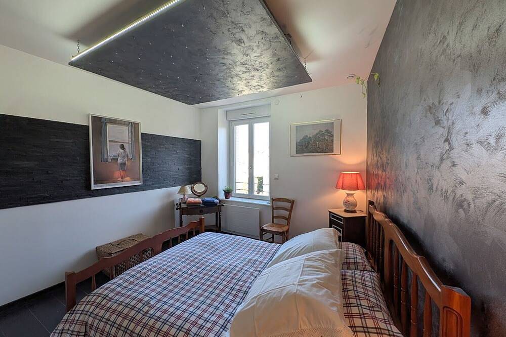 Entire apartment, Peaceful apartment near center - 4 guests in Remiremont, Épinal region