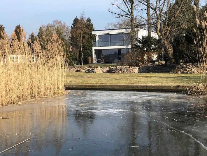 Ferienhaus für 6 Personen, mit Balkon und Seeblick sowie Garten und Sauna in Berlin