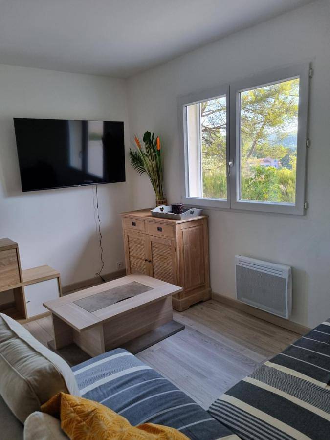 Gîte pour 2 personnes, avec piscine et vue à La Destrousse - 3