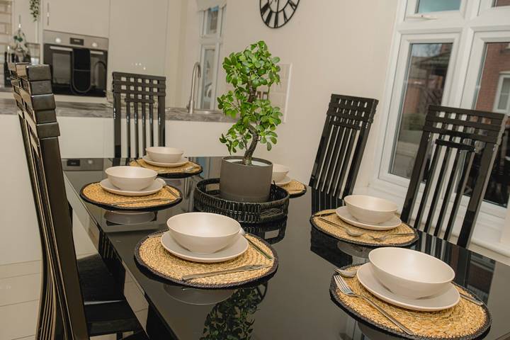 Lovely 3-Bed House in Solihull in Solihull, Birmingham Area
