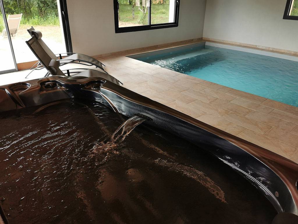 La Longère de Varennes - piscine intérieure et sauna in Charette-Varennes, Région de Louhans